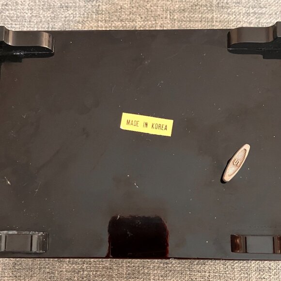 Vintage Black Lacquer Korean Jewelry/Music Box - Mother of Pearl Inlay, Brass - Picture 11 of 13